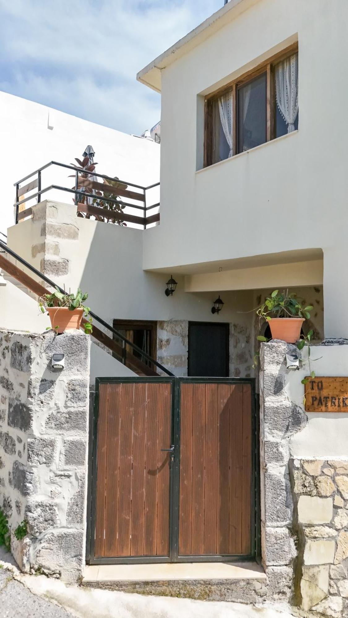 To Patriko Villa Kournas Exterior photo